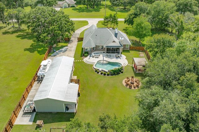 1208 Bronco Trail, Angleton, TX 77515
