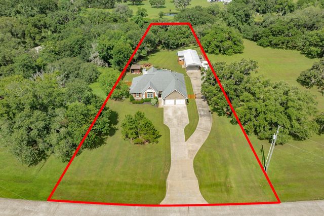 1208 Bronco Trail, Angleton, TX 77515