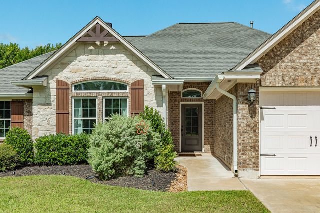 1208 Bronco Trail, Angleton, TX 77515