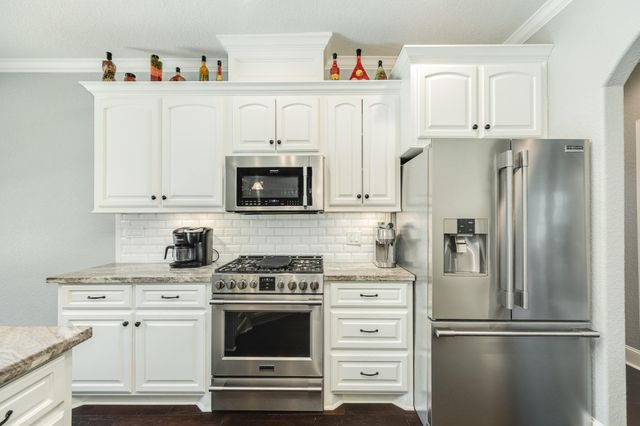 1208 Bronco Trail, Angleton, TX 77515