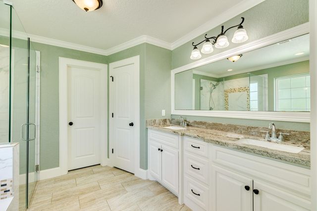 1208 Bronco Trail, Angleton, TX 77515