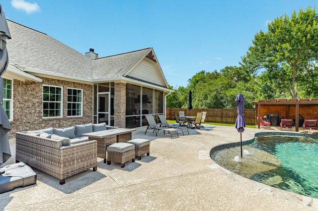1208 Bronco Trail, Angleton, TX 77515