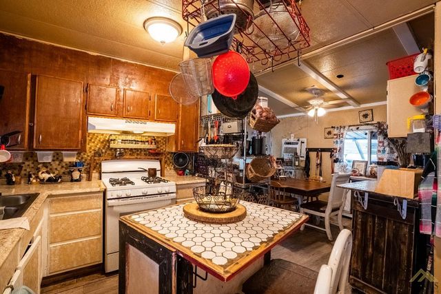 8300 Kern Canyon Road 117, Bakersfield, CA 93306