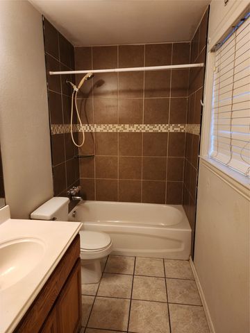 326 N Scullin Avenue, Denison, TX 75020