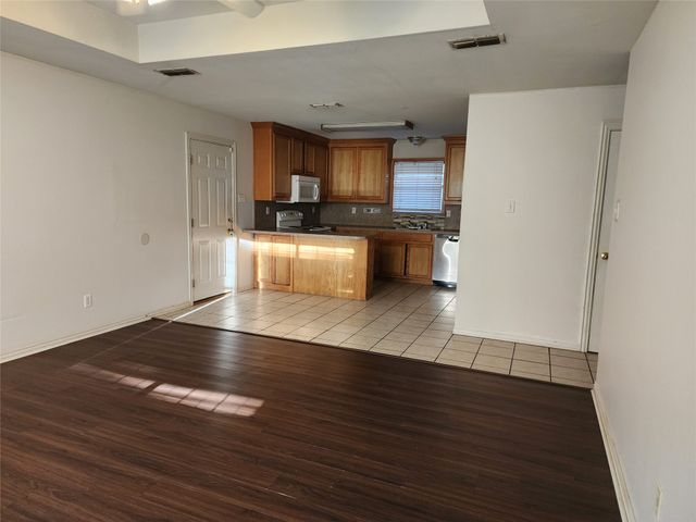326 N Scullin Avenue, Denison, TX 75020