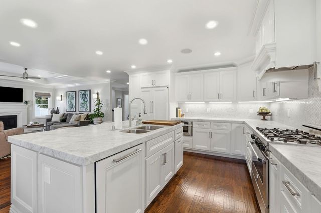 1152 Willow Glen Way, San Jose, CA 95125