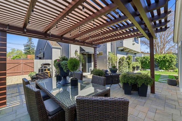 1152 Willow Glen Way, San Jose, CA 95125