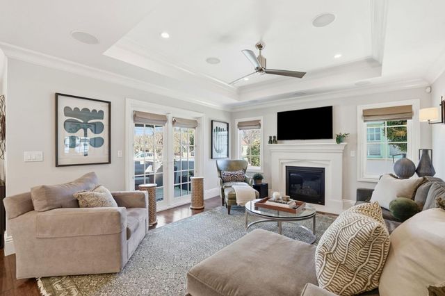 1152 Willow Glen Way, San Jose, CA 95125