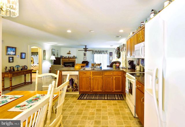 21 LANTERN LN, Shippensburg, PA 17257