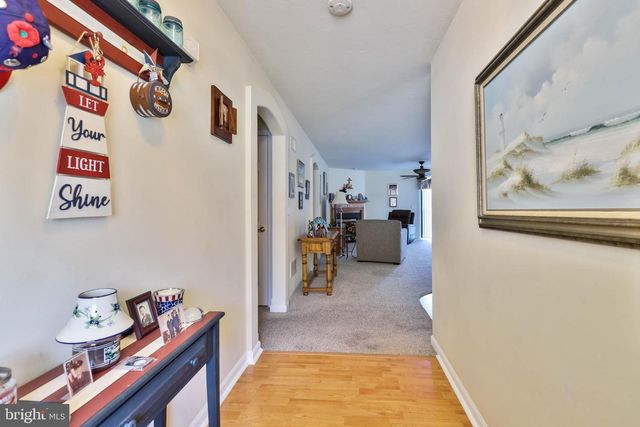 21 LANTERN LN, Shippensburg, PA 17257