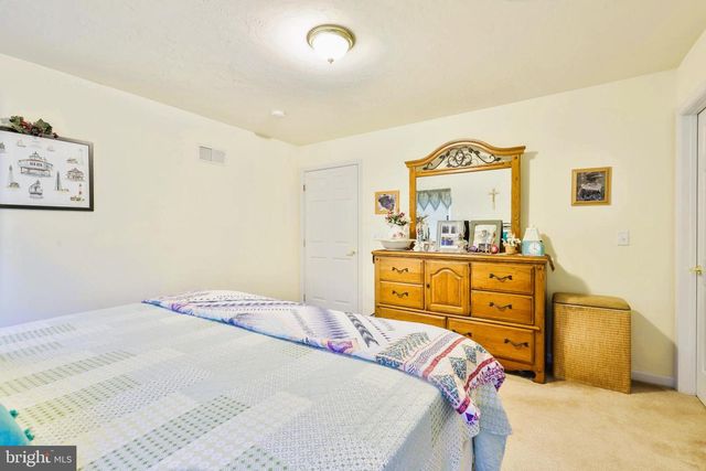 21 LANTERN LN, Shippensburg, PA 17257