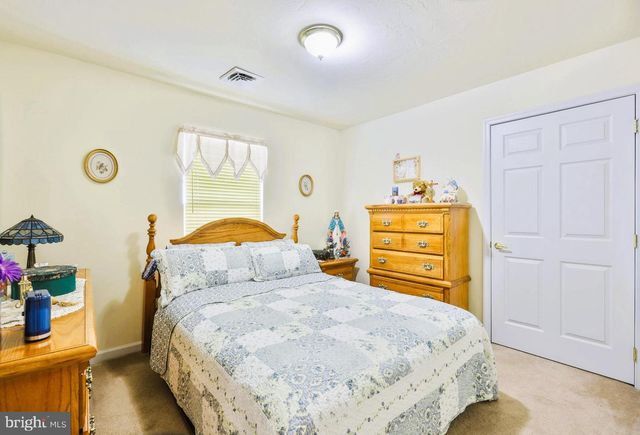 21 LANTERN LN, Shippensburg, PA 17257