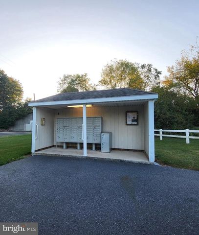 21 LANTERN LN, Shippensburg, PA 17257
