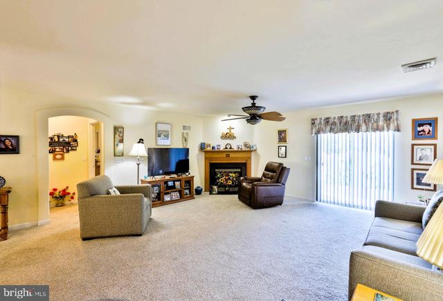 21 LANTERN LN, Shippensburg, PA 17257