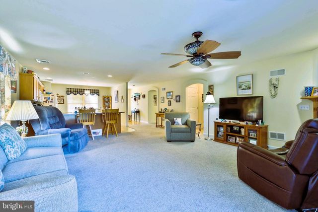 21 LANTERN LN, Shippensburg, PA 17257