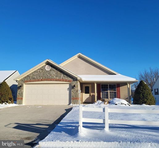 21 LANTERN LN, Shippensburg, PA 17257