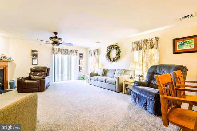 21 LANTERN LN, Shippensburg, PA 17257