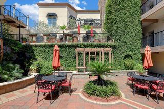 2102 Post Office Street 6, Galveston, TX 77550