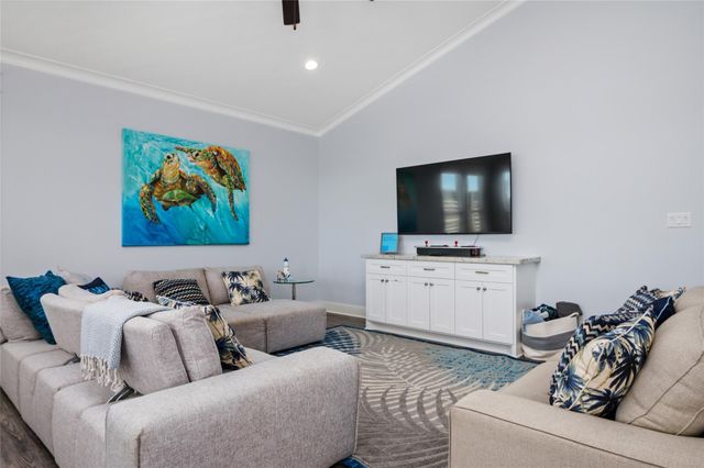 2565 Palm Drive, Crystal Beach, TX 77650