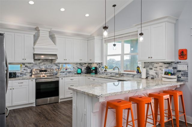 2565 Palm Drive, Crystal Beach, TX 77650