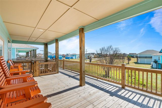 2565 Palm Drive, Crystal Beach, TX 77650