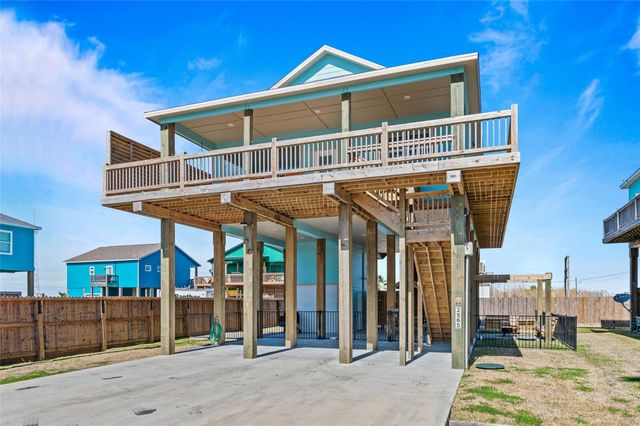2565 Palm Drive, Crystal Beach, TX 77650