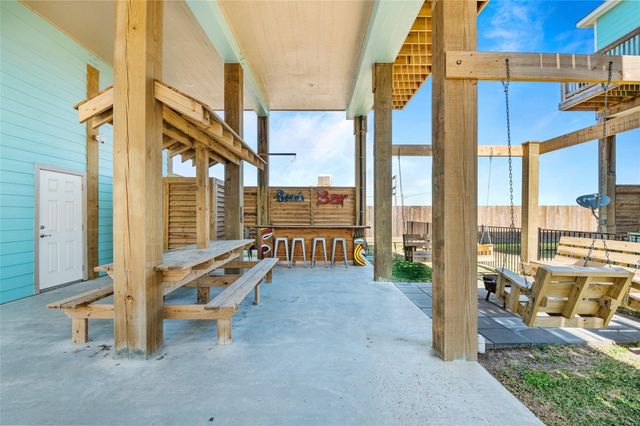 2565 Palm Drive, Crystal Beach, TX 77650