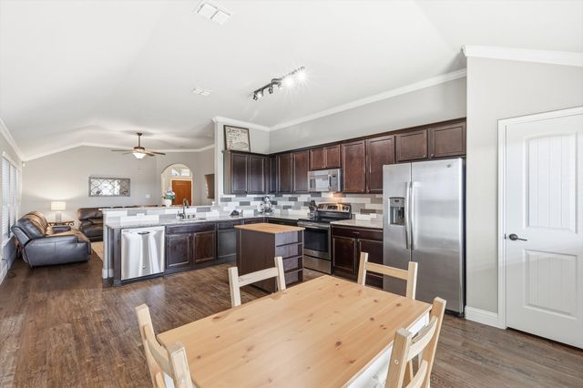 441 E Wishbone Lane, Fort Worth, TX 76052