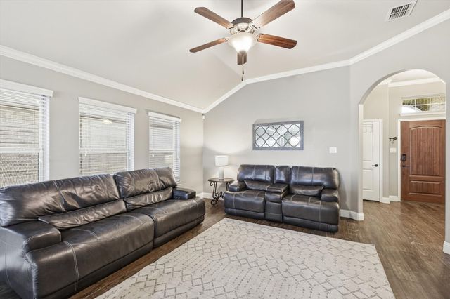 441 E Wishbone Lane, Fort Worth, TX 76052