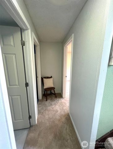 7825 Husky Way SE, Olympia, WA 98503