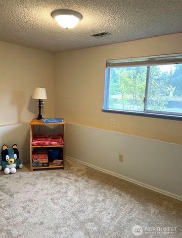 7825 Husky Way SE, Olympia, WA 98503