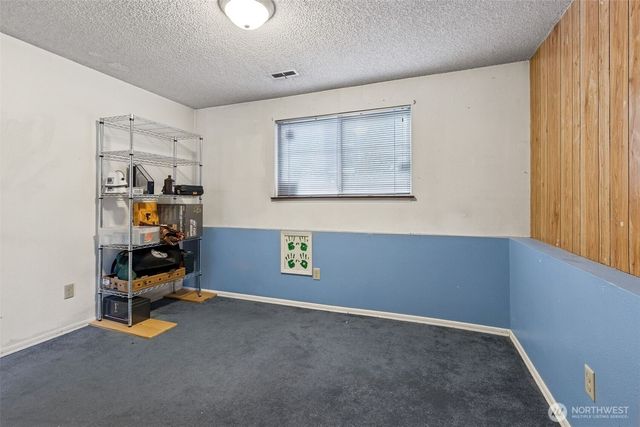 7825 Husky Way SE, Olympia, WA 98503