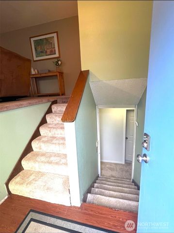 7825 Husky Way SE, Olympia, WA 98503