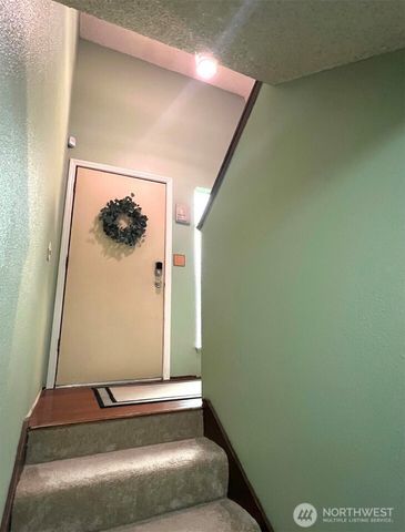 7825 Husky Way SE, Olympia, WA 98503