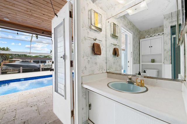1340 SW 56th Avenue, Plantation, FL 33317