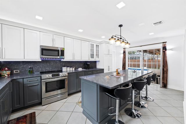 1340 SW 56th Avenue, Plantation, FL 33317