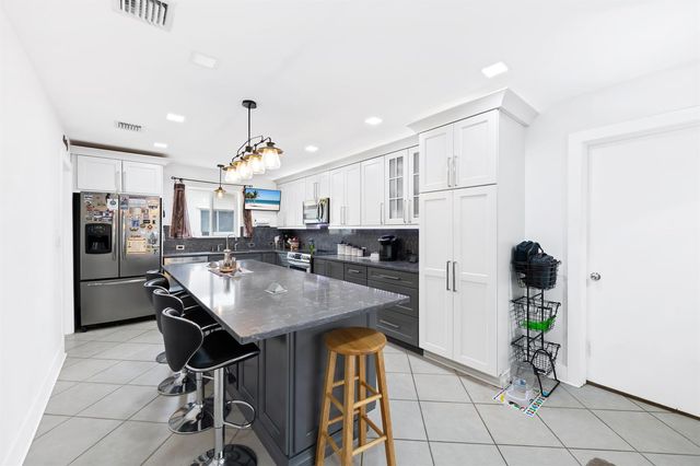 1340 SW 56th Avenue, Plantation, FL 33317