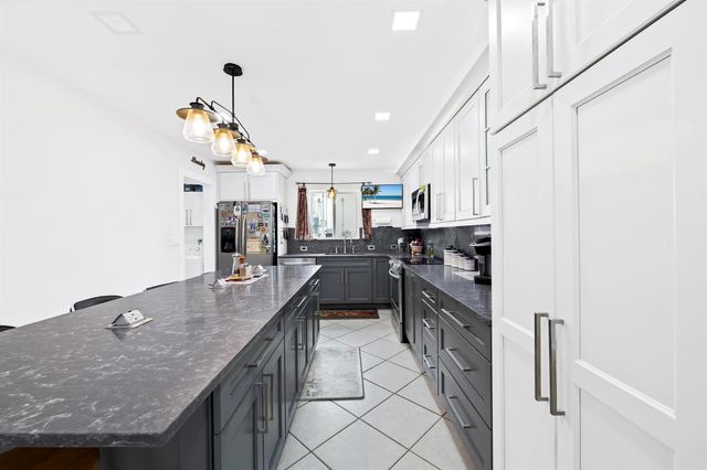 1340 SW 56th Avenue, Plantation, FL 33317