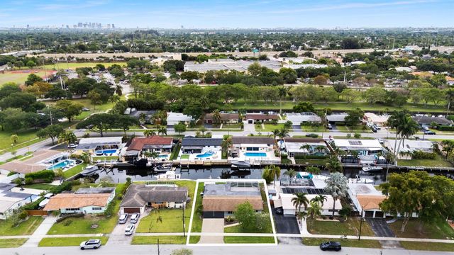 1340 SW 56th Avenue, Plantation, FL 33317
