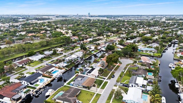 1340 SW 56th Avenue, Plantation, FL 33317