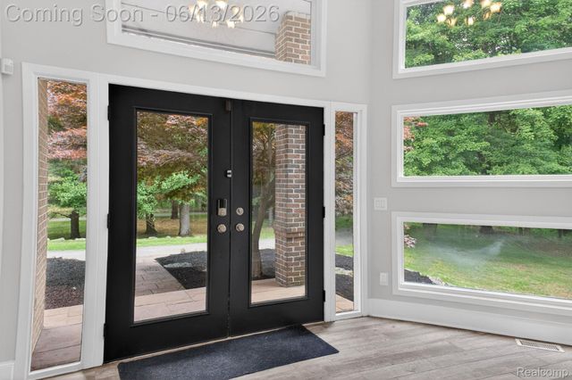 9961 Cross Creek Drive, Green Oak Township, MI 48178