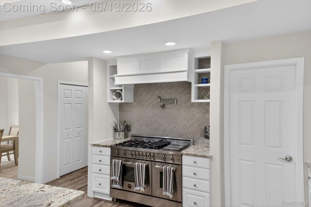 9961 Cross Creek Drive, Green Oak Township, MI 48178