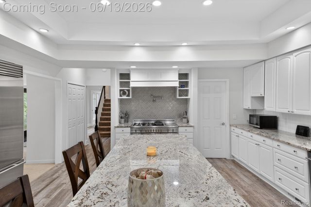 9961 Cross Creek Drive, Green Oak Township, MI 48178