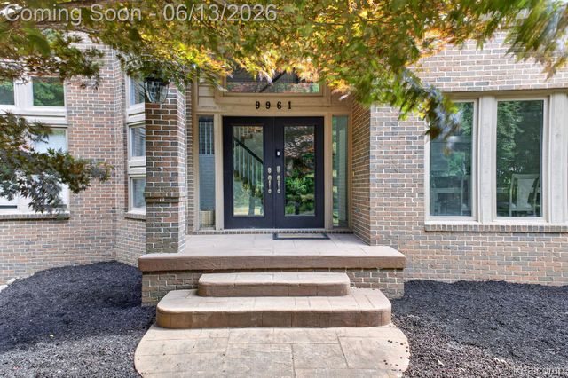9961 Cross Creek Drive, Green Oak Township, MI 48178