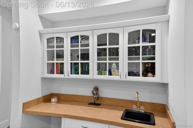 9961 Cross Creek Drive, Green Oak Township, MI 48178