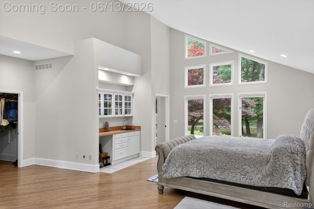 9961 Cross Creek Drive, Green Oak Township, MI 48178