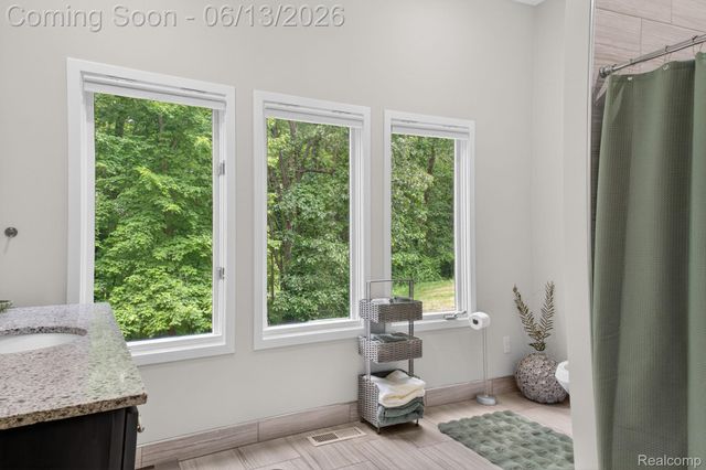 9961 Cross Creek Drive, Green Oak Township, MI 48178