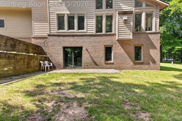 9961 Cross Creek Drive, Green Oak Township, MI 48178