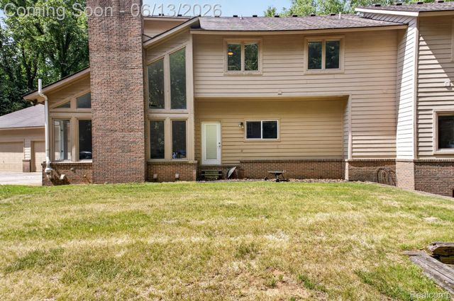 9961 Cross Creek Drive, Green Oak Township, MI 48178