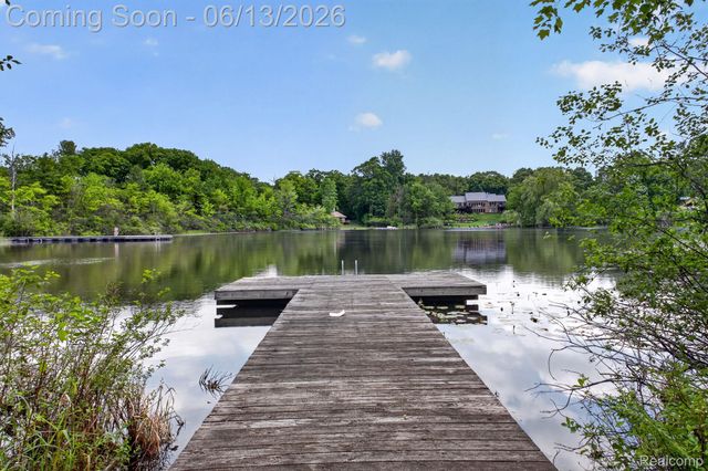 9961 Cross Creek Drive, Green Oak Township, MI 48178